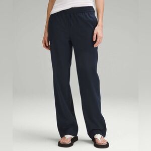 E - Lululemon Luxtreme Mid-Rise Straight-Leg Trouser
True Navy